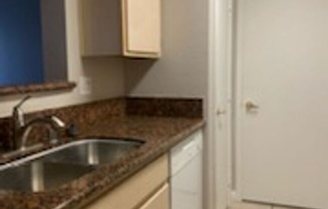 1 bed, 1 bath, $1,100, Unit # 1144