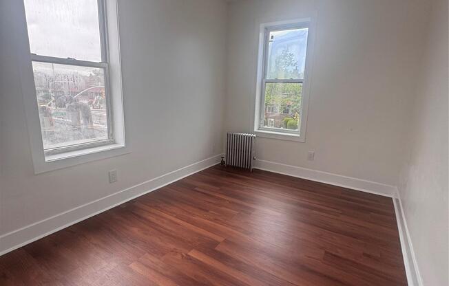 1008 RALPH AVE