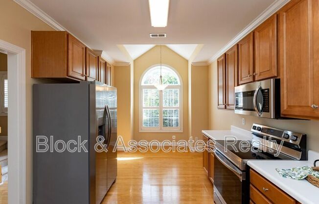 2007 WHITE POND CT