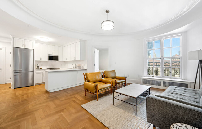 1 bed, 1 bath, 692 sqft, $7,000, Unit 1192