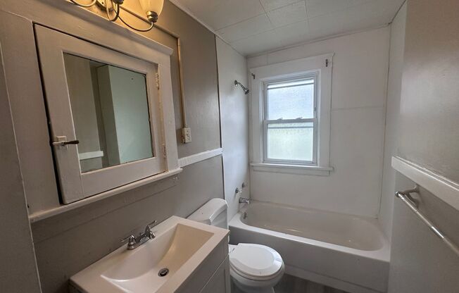 *3675-3677 E 147th St