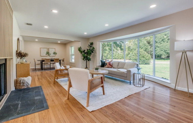 1319 EL PATIO DR