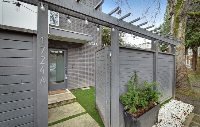 2Bd/1.75Ba Seattle Townhouse