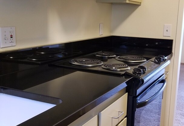 2 beds, 1 bath, 840 sqft, $1,564, Unit 1916