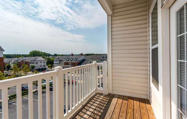 Apartments Near Columbia that Feel a World Apart