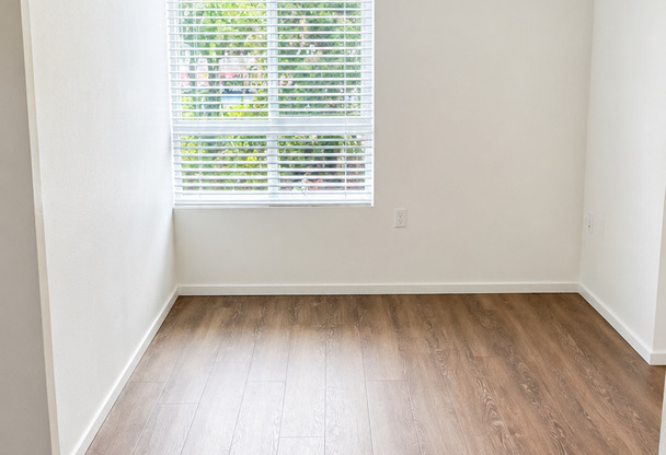 Studio, 1 bath, 175 sqft, $1,095, Unit 4301