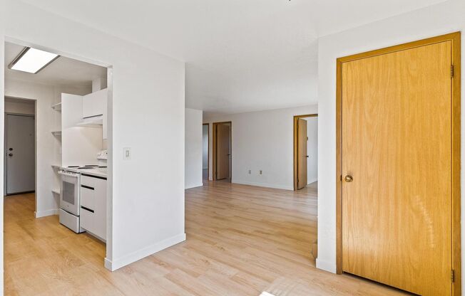 3 beds, 2 baths, 988 sqft, $2,666.66, Unit 204
