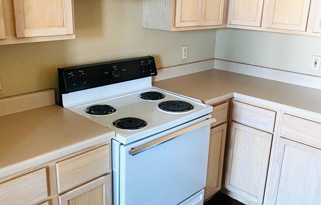 3 beds, 2 baths, 973 sqft, $1,045, Unit 2309