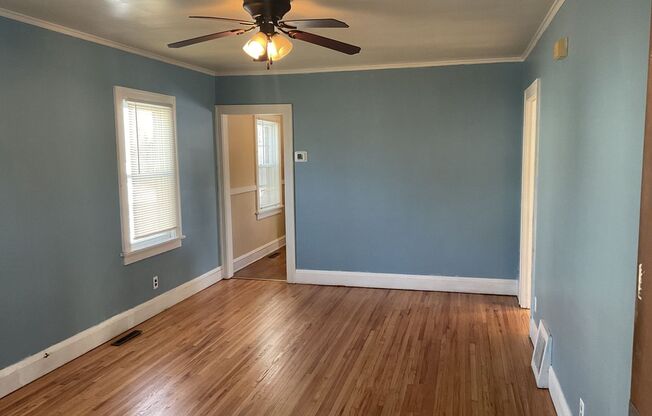Charming 2+ Bedroom Single Family on a great St Paul street!!