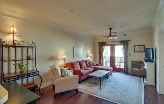 Luxury  1Br 1Ba Condo in Arboretum