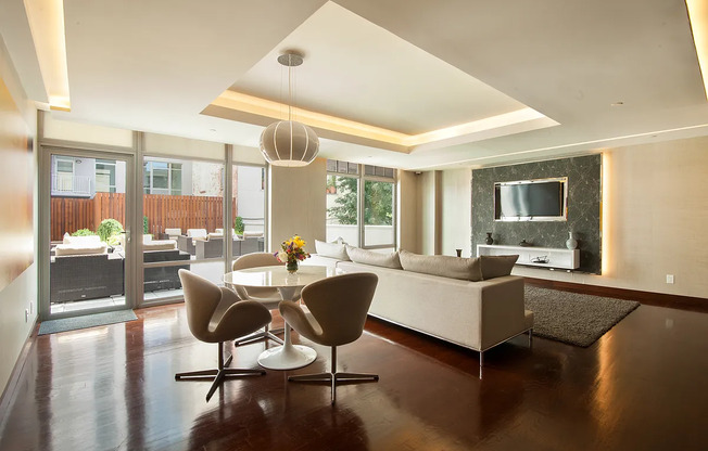 1 bed, 1 bath, $3,800, Unit 4C