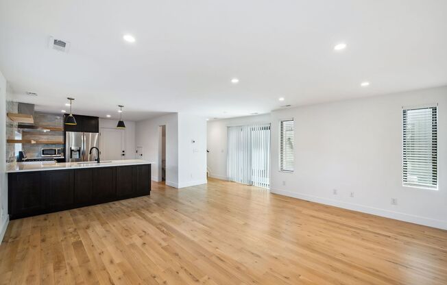 Modern 3BD, 3.5BA Townhome Near Sloan's Lake with Rooftop Deck