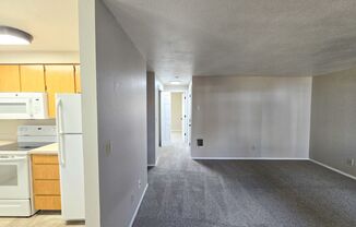 2 beds, 1 bath, 840 sqft, $1,250, Unit 61
