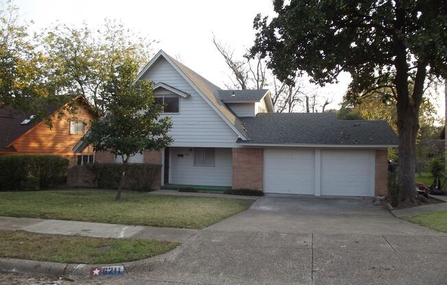6211 Moonglow Dr