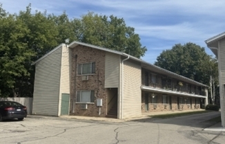 1138 E WALNUT ST