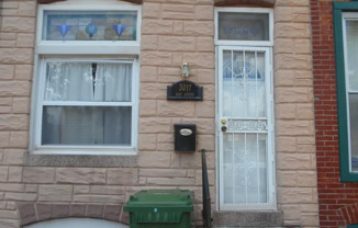 3 BR 2 BA Townhome in the heart of Canton!