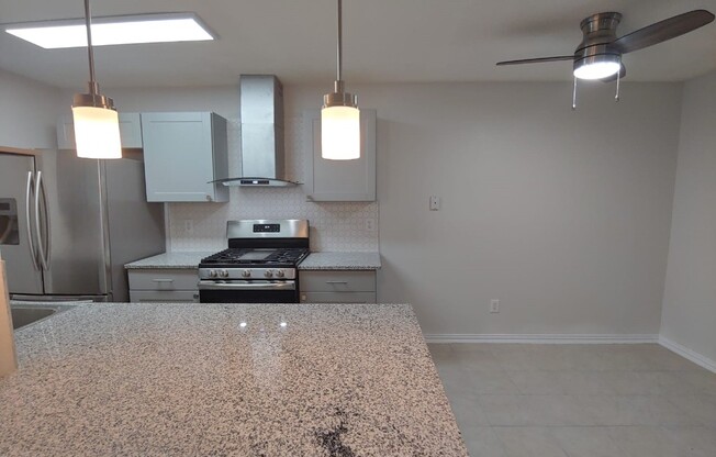 1305 YORK CASTLE DR