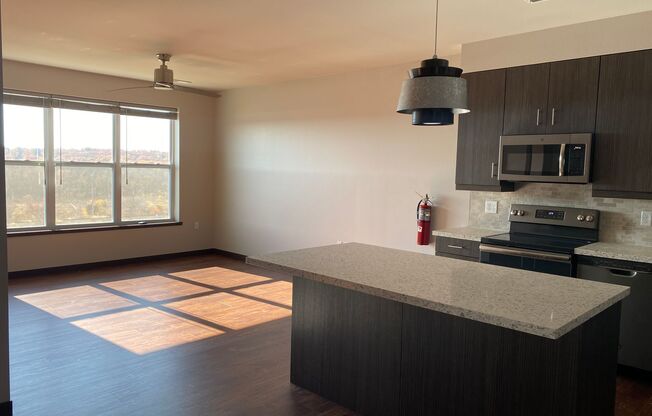 1 bed, 1 bath, 728 sqft, $1,195, Unit 1708-506