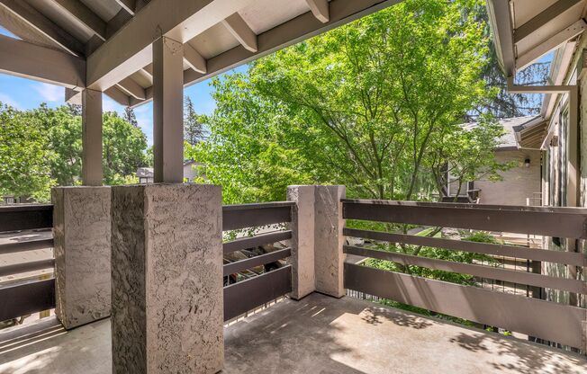 2 beds, 2 baths, 867 sqft, $1,695, Unit 142