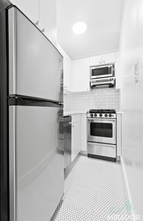 39 W 16 ST