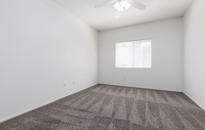 2 beds, 2 baths, $1,300, Unit Bldg 11