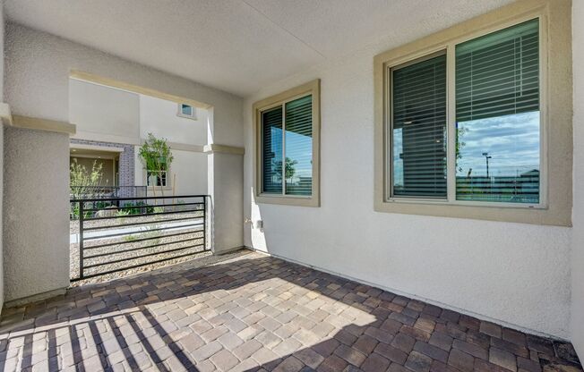 3 beds, 2.5 baths, $2,695