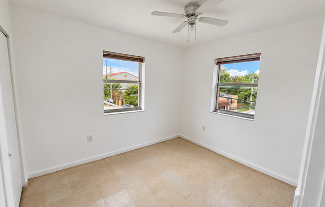 2 beds, 1 bath, 550 sqft, $1,659, Unit 275/322