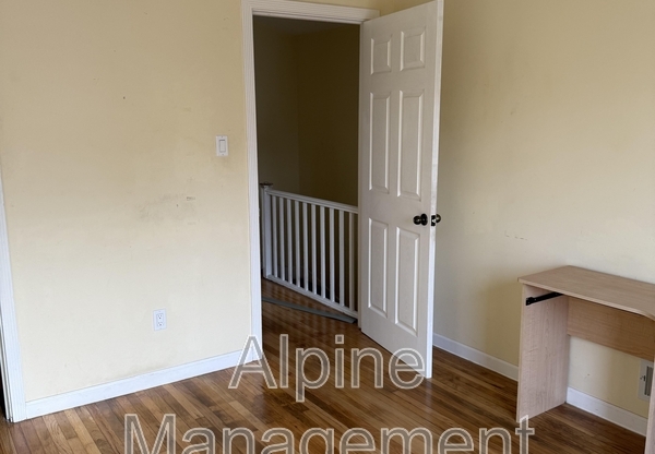 125 HILLSIDE BLVD