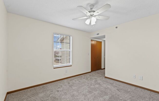 3 beds, 2 baths, 1,100 sqft, $1,160, Unit 9G