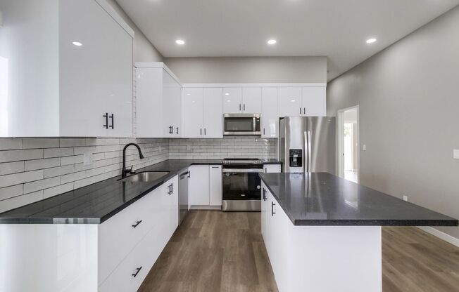 2 beds, 2 baths, 836 sqft, $2,995, Unit 4745-3