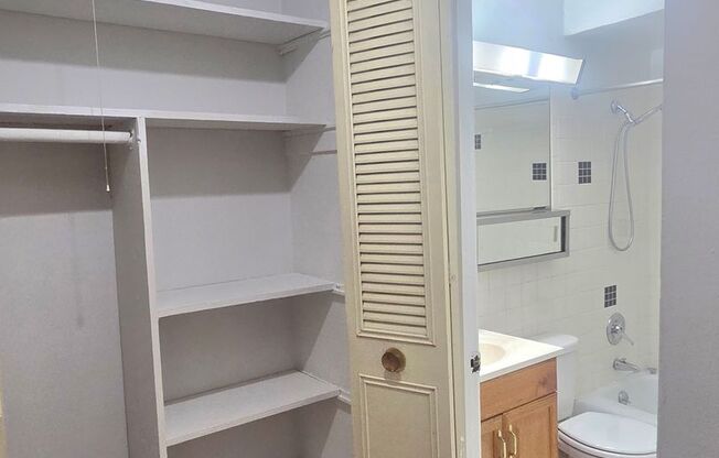 Studio, 1 bath, $1,150, Unit 311
