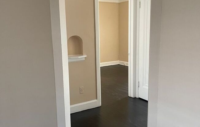 $1,195 - Large East Side 3 Bedroom