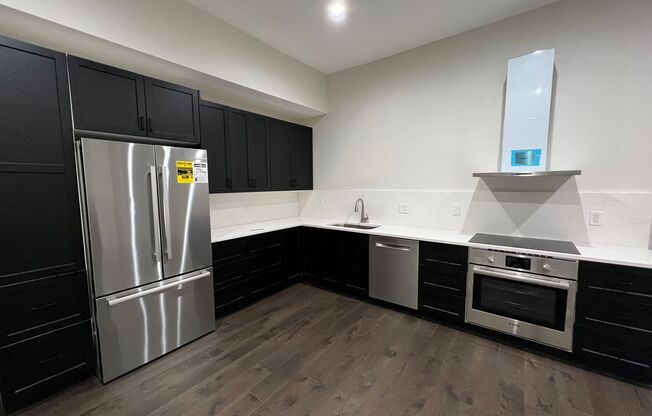 1 bed, 1 bath, 641 sqft, $1,450