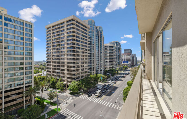 2 beds, 2 baths, 974 sqft, $4,000, Unit 1102