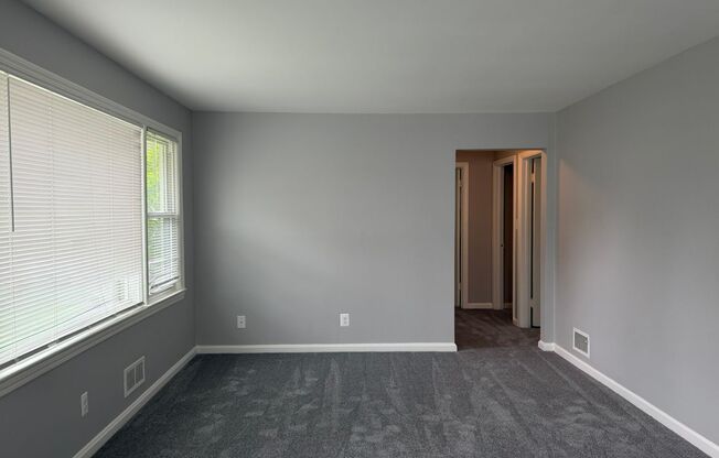 Lovely Renovated Rambler Close to METRO, Parks, Etc.