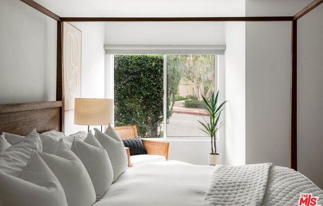 1 bed, 1 bath, 981 sqft, $3,250, Unit 101