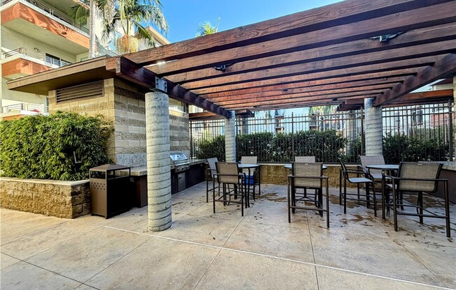 1 bed, 1 bath, 735 sqft, $2,400, Unit 120