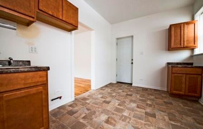 701 S Karlov