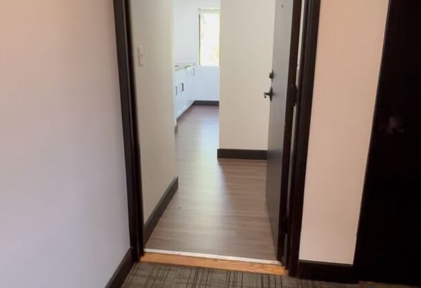 1 bed, 1 bath, $2,195, Unit 101