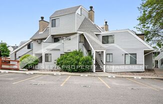 Charming Condo with Washer/Dryer and Mountain Views