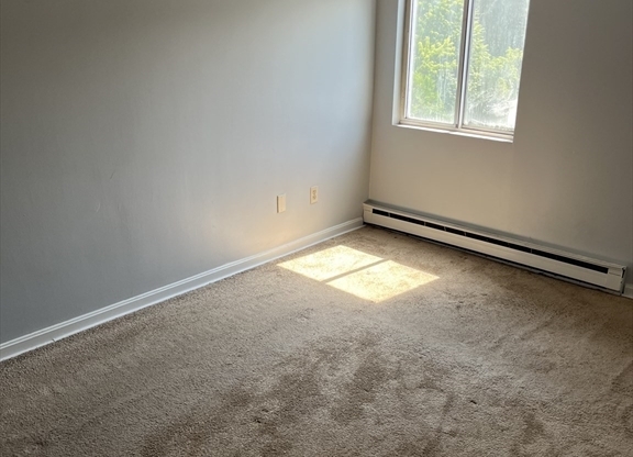 2 beds, 2 baths, 1,000 sqft, $2,000, Unit H125