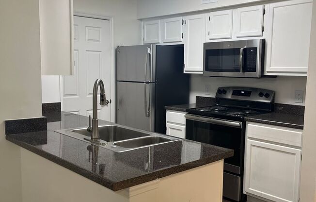 2 beds, 2 baths, 1,121 sqft, $1,595, Unit 1415