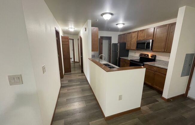 2 beds, 2 baths, 1,040 sqft, $1,595, Unit 3148-205