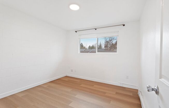 3 beds, 1 bath, 864 sqft, $1,750, Unit 40