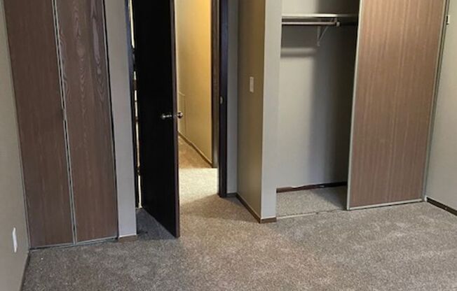 2 beds, 1 bath, 850 sqft, $1,299, Unit 1200204