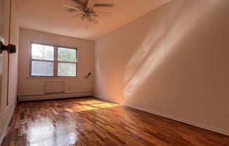 2 beds, 1 bath, $2,500