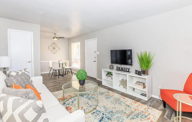 1 bed, 1 bath, 690 sqft, $1,075