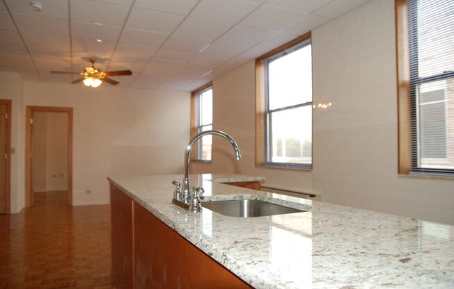 2 beds, 1 bath, 900 sqft, $2,650, Unit 620-402