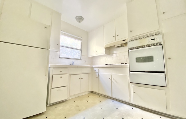 Studio, 1 bath, $1,895