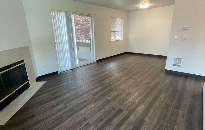 2 beds, 1 bath, 850 sqft, $2,200, Unit RC209